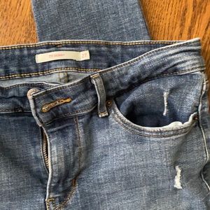 Levi’s 711 Skinny Jeans. Size 27.